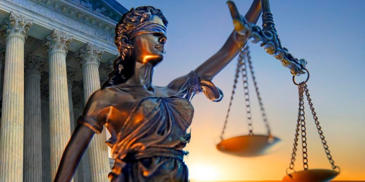 A statue of the blindfolded lady justice in front of the United States Supreme Court building. GETTY