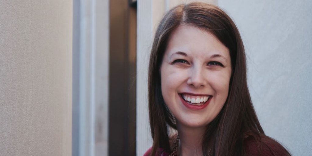 headshot of Tara Custer